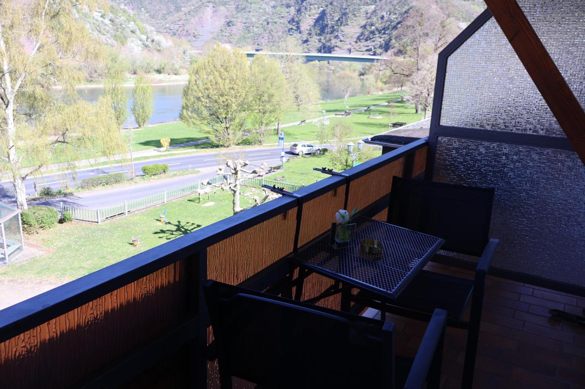 Hotel Weinhaus Hirschen Bruttig Extérieur photo